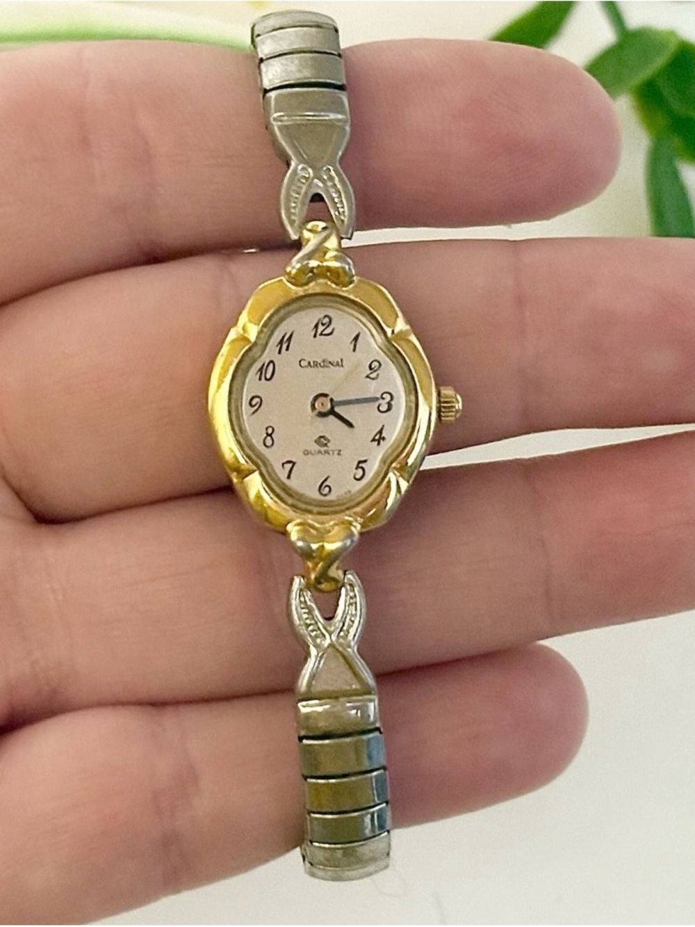 Lovely Vintage Cardinal Two-Tone Gold/Silver Ornate Scalloped Watch WORKS!